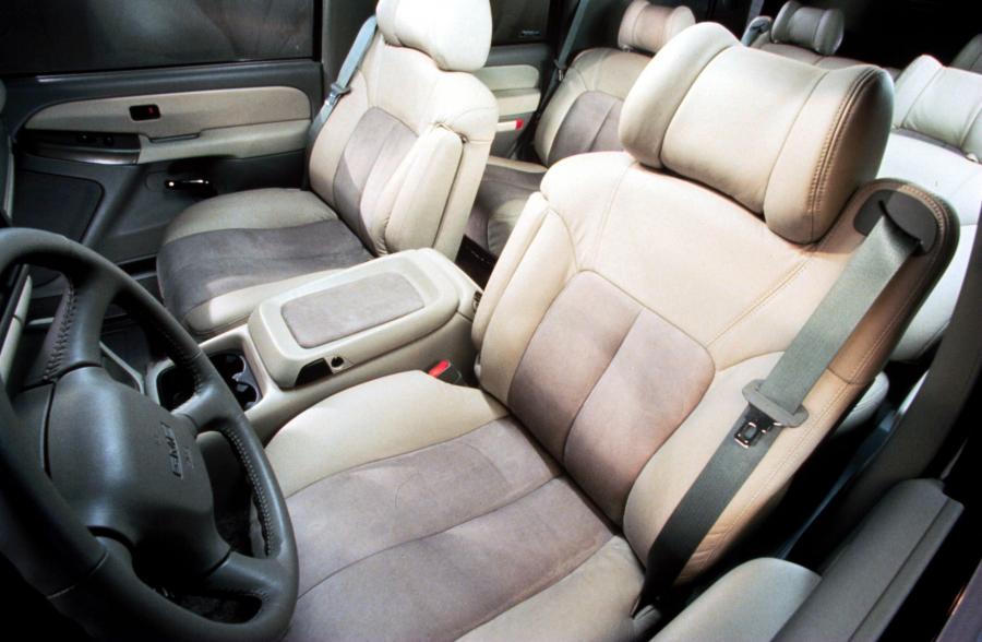  GMC Yukon 2000 года  (фото 30 из 51)